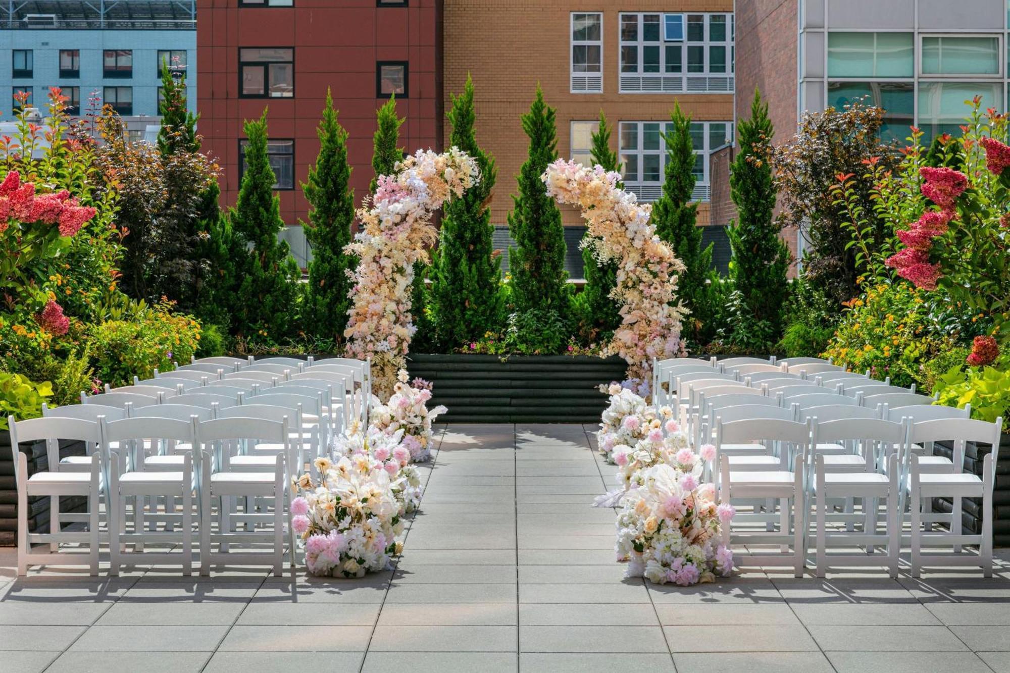 Sheraton Laguardia East Hotel New York Exterior photo