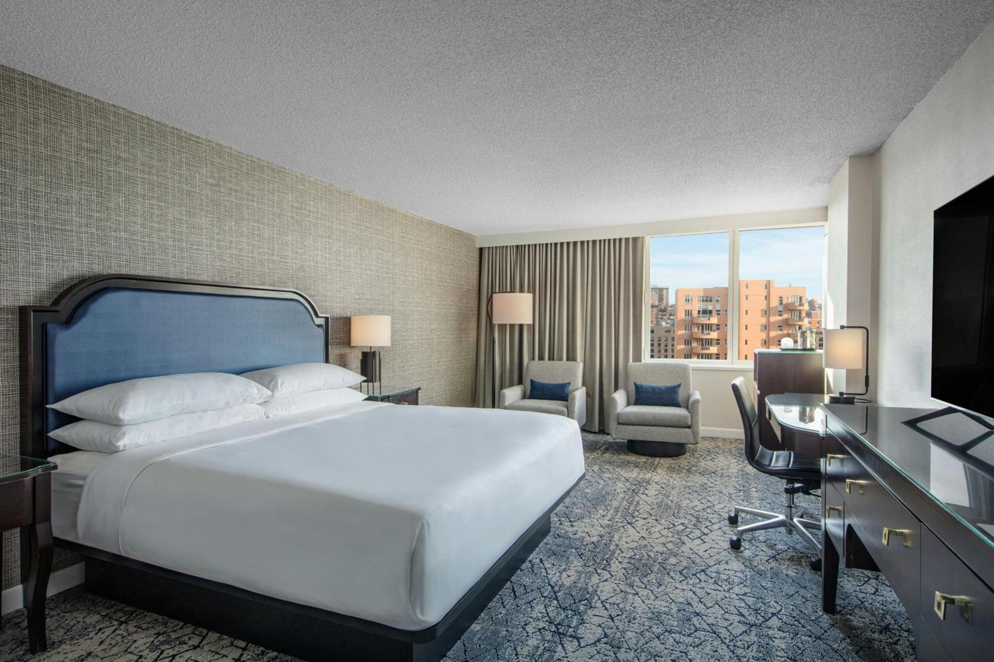 Sheraton Laguardia East Hotel New York Exterior photo