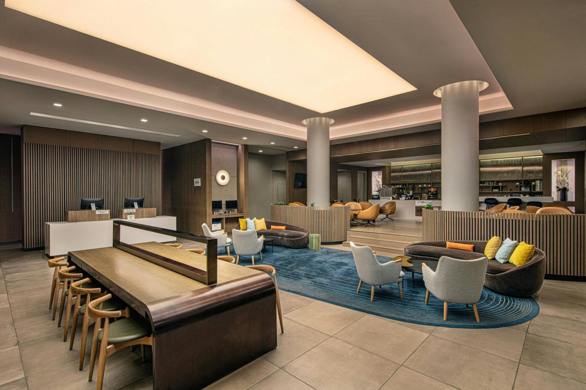 Sheraton Laguardia East Hotel New York Exterior photo