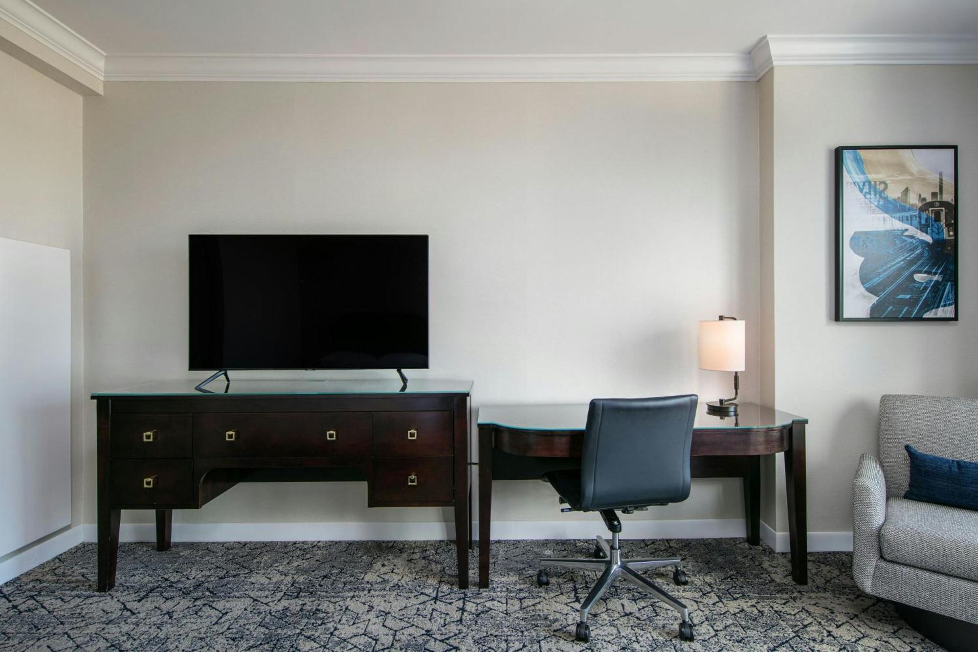 Sheraton Laguardia East Hotel New York Exterior photo